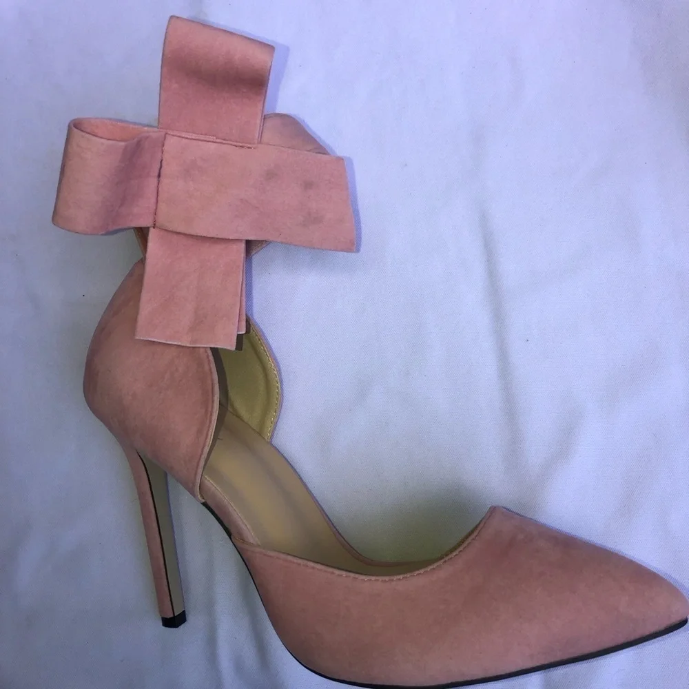 MM July, size 42, size 11 pink 4.5 inch heels, velvet like material. Bow strap - Picture 14 of 16